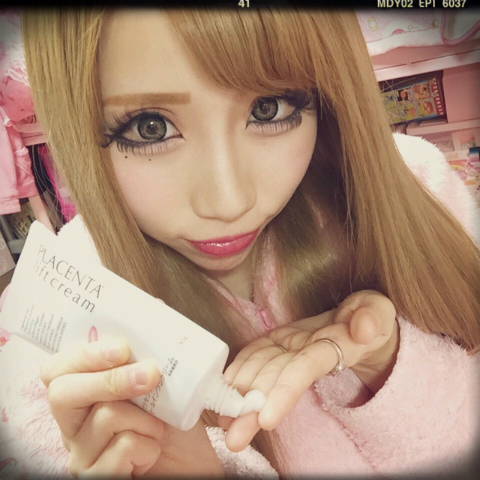 ちいめろ×プラセンタリフトクリーム