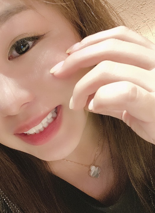 @GIRL_薬用ﾊﾟｰﾙﾎﾜｲﾄﾌﾟﾛEXﾌﾟﾗｽ_まゆまゆ